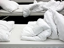 8 performer have been sleeping, 8 freiwillige Performerinnen/Performer schlafen 4 Stunden 5 Minuten lang bei der "GROSSE 2013".