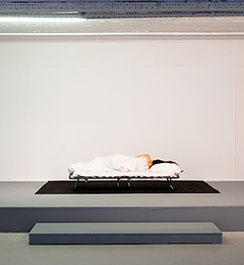 40 performer have been sleeping from 7 p.m. to 11 p.m. Blaue-Nacht-Art Competition 2009&nbsp; Nürnberg, Germany