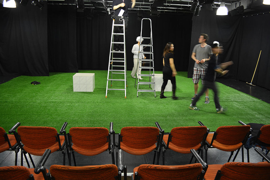 Violin: Jiae Park, Hwa-pyung Yoo FFT Theater Düsseldorf, Germany