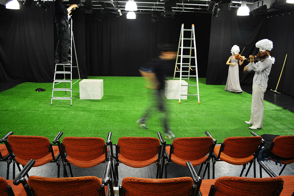 Violin: Jiae Park, Hwa-pyung Yoo FFT Theater Düsseldorf, Germany