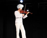 Violin: Jiae Park, Hwa-pyung Yoo FFT Theater Düsseldorf, Germany