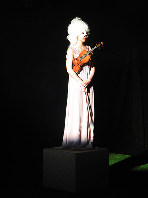 Violin: Jiae Park, Hwa-pyung Yoo FFT Theater Düsseldorf, Germany
