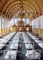 40 performer have been sleeping from 7 p.m. to 11 p.m. Blaue-Nacht-Art Competition 2009  Nürnberg, Germany