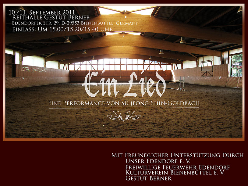 A performer sings Arie, „I know that my Redeemer liveth“ G. F. Händel.